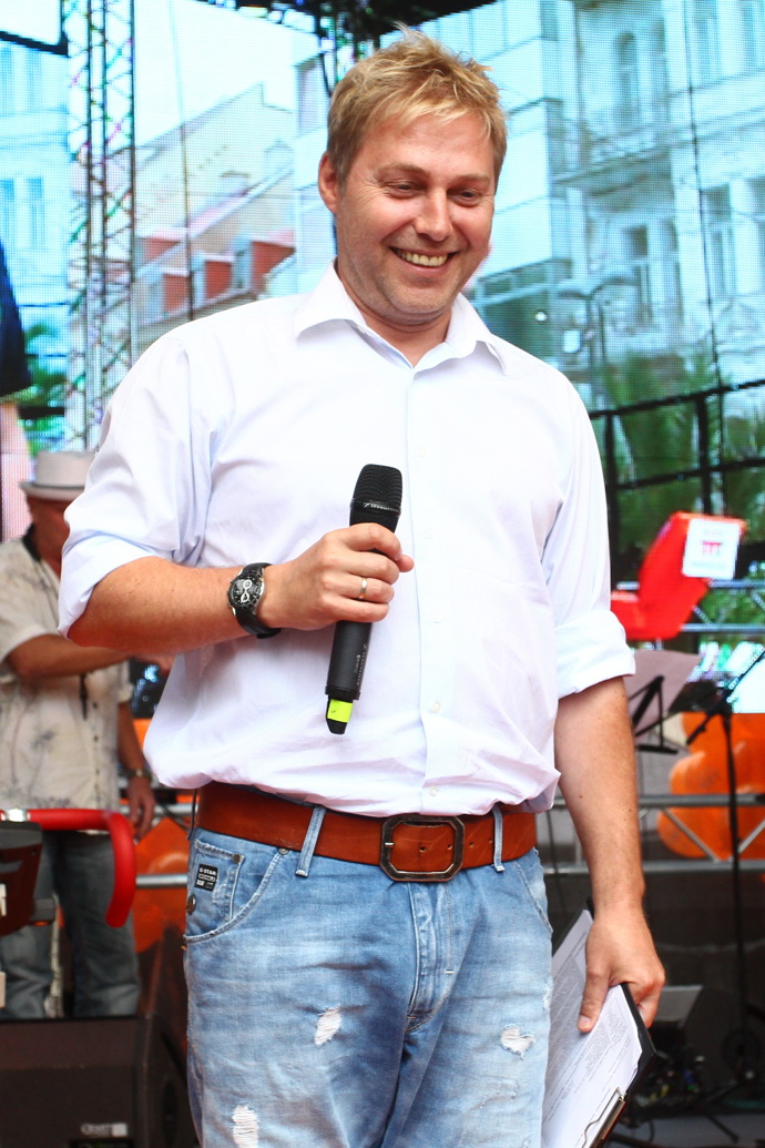 Posluchači si jeho osobitý projev zamilovali. 