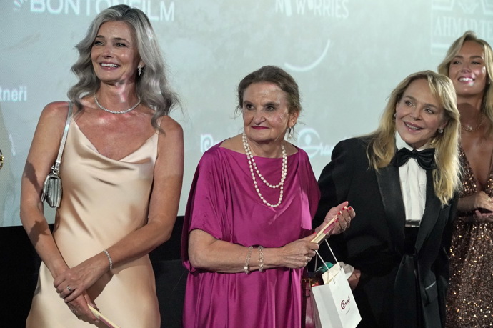 Pražskou premiéru si všechny užívaly plnými doušky.