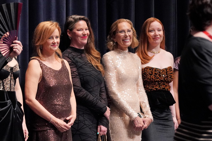 Alena Doláková se svými kolegyněmi na premiéře filmu Chica Checa.