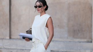 Co si oblékat v létě do práce? Stylistka radí vhodné kombinace. Na špagetová ramínka zapomeňte Co si oblékat v létě do práce? Stylistka radí vhodné kombinace. Na špagetová ramínka zapomeňte