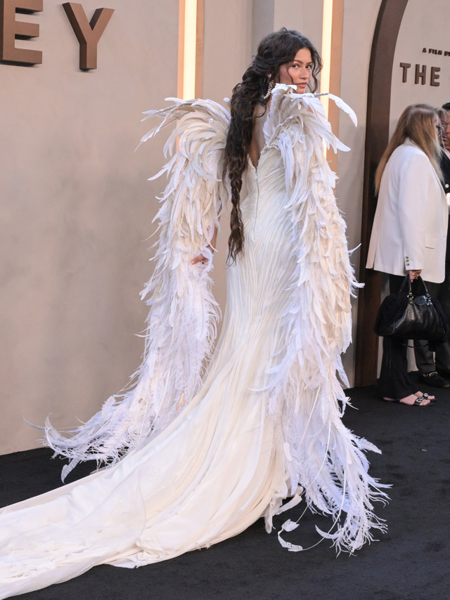 Léto 2026 bude bez řasenky, vystačíte si s tvářenkou. Zendaya diktuje beauty trendy jako božská Athéna Léto 2026 bude bez řasenky, vystačíte si s tvářenkou. Zendaya diktuje beauty trendy jako božská Athéna
