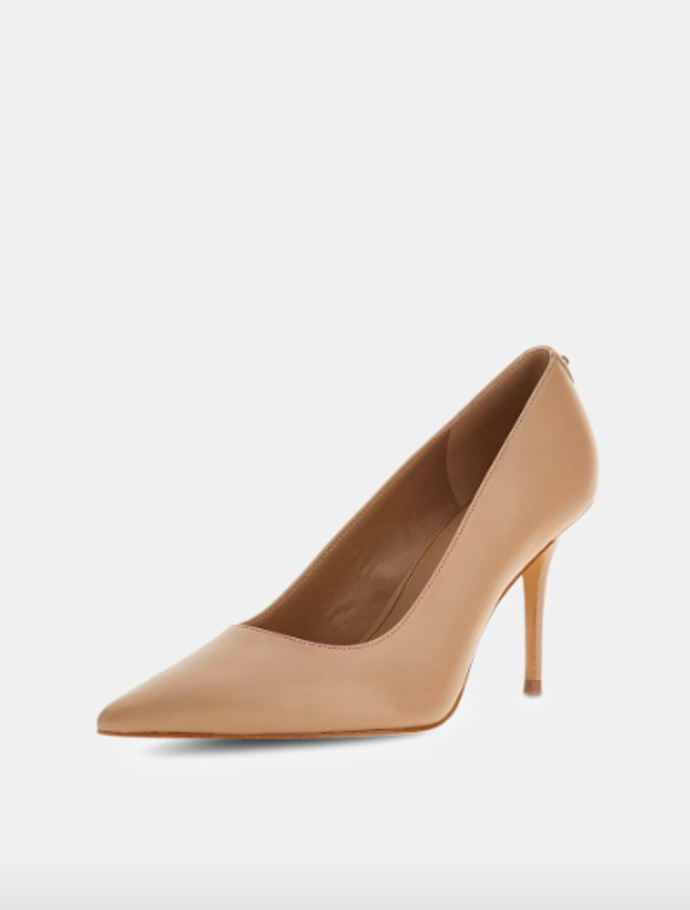 Na vysokém podpatku, Guess, 3890 Kč