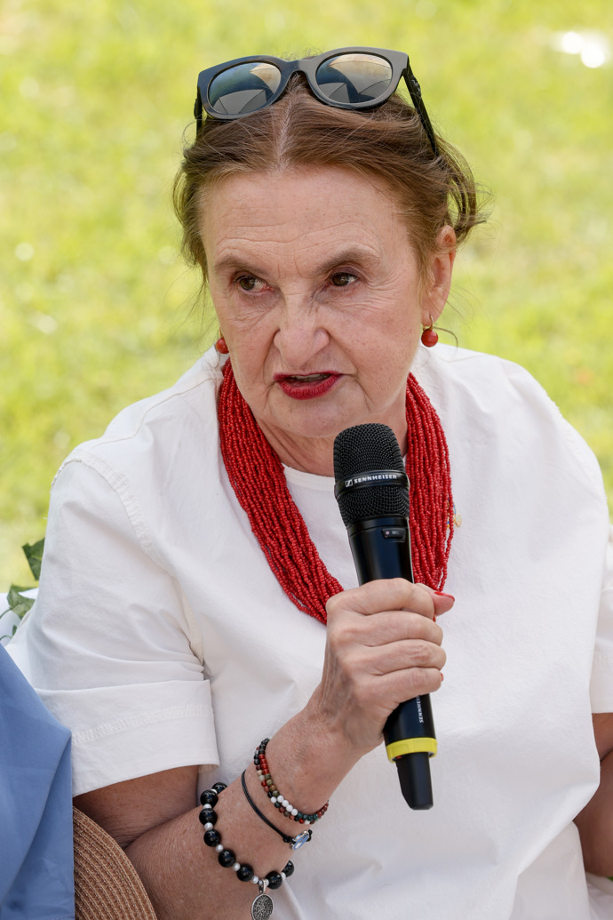 Eva Holubová novinářům popsala, jak teď přistupuje ve svém životě k přátelství.