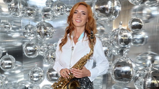 Saxofonistka KJ Sax