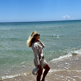 Sardinie patří k jejím milovaným destinacím