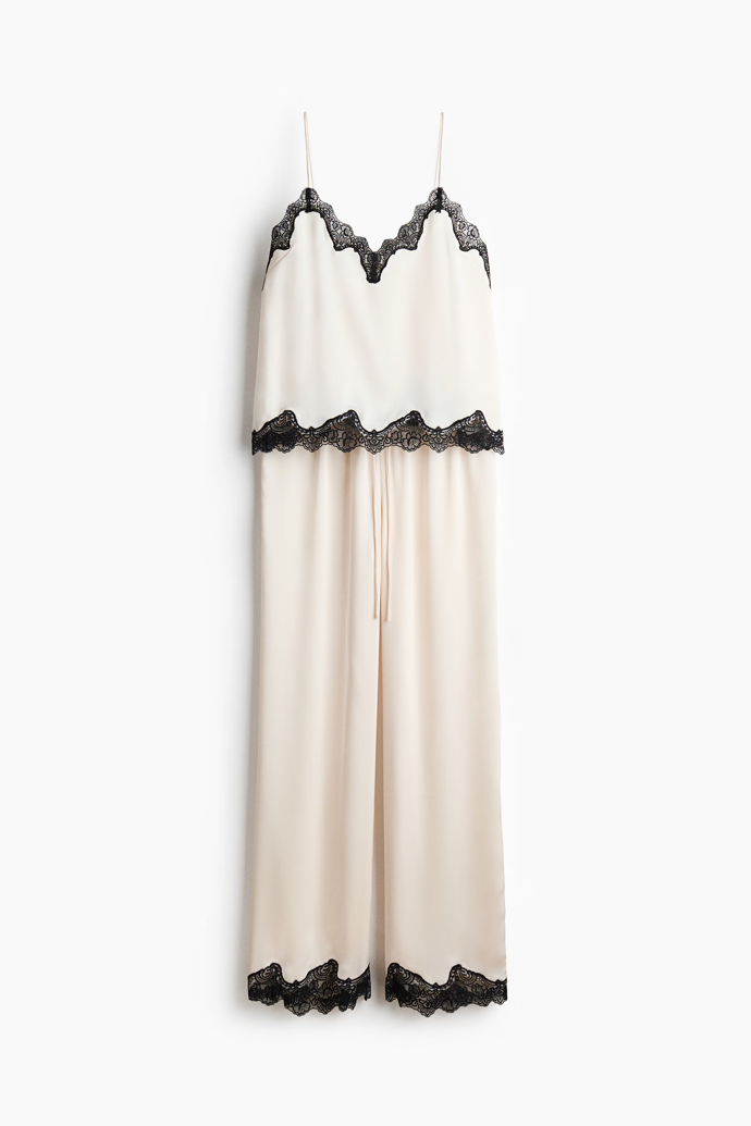 Saténové pyžamo s krajkou, H&M, 999 Kč
