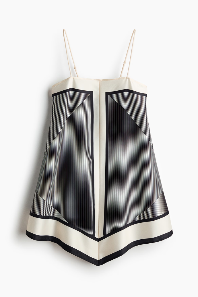 Saténové áčkové šaty na ramínka, H&M, 879 Kč
