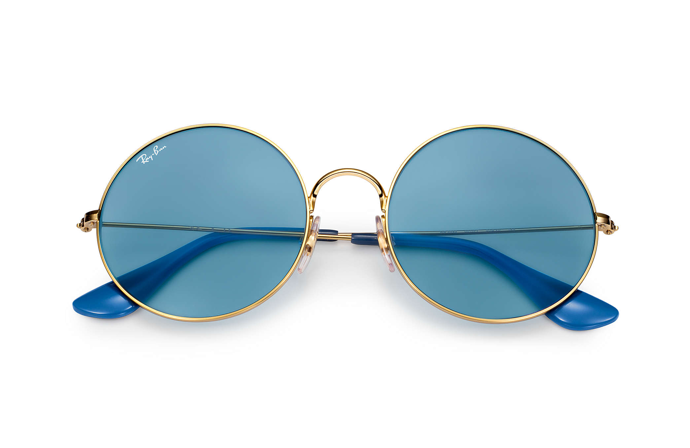 Pokud hledáte osobitější model, můžete zkusit tento kousek od značky Ray-Ban, který vás vyjde na 3690 Kč.