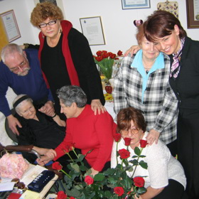Irena Sendler s dětmi, které zachránila, 2005