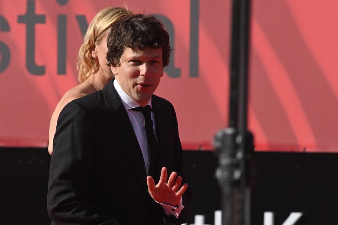 Jesse Eisenberg měl dobrou náladu.