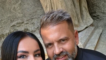 FOTO: Vnadná kočka natlačila svůj odvážný dekolt přímo na slavného šéfkuchaře.