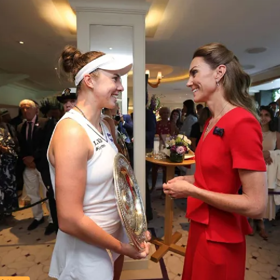 Princezna Kate Lindě osobně pogratulovala.