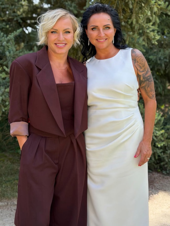 Martina Pártlová si je se svou sestrou neskutečně podobná.