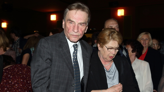 Herecký bard František Němec je ženatý už přes 50 let: Unikátní dvojsvatba spojila také dva jeho slavné herecké kolegy