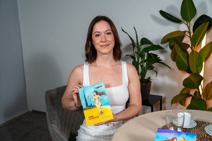 Marika Mikušová probrala s Miluškou Bittnerovou své zkušenosti s prací u luxusní letecké společnosti, které popsala i ve svých knihách.