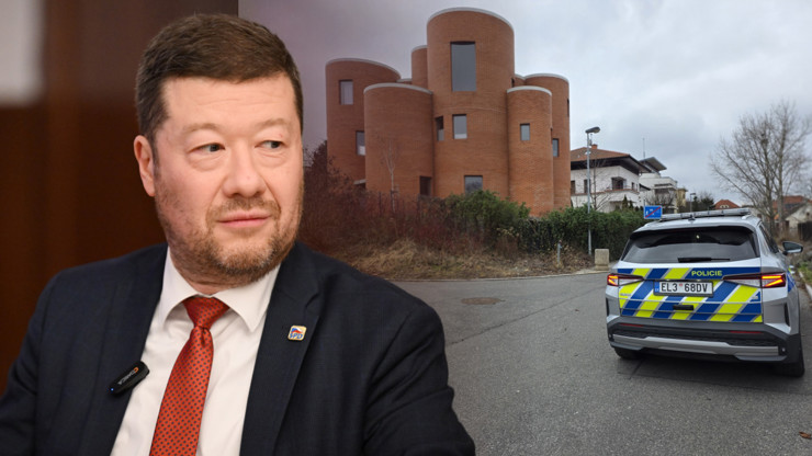 Tomio Okamura už zase asi uvidí ukrajinské vlajky.