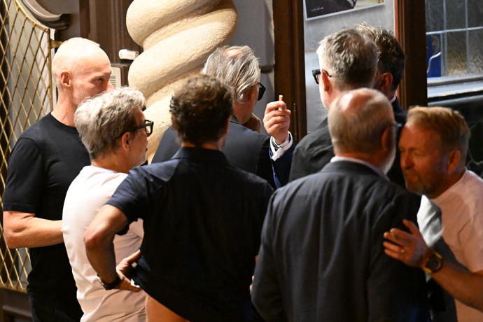 Jiří Macháček na další party. Tentokrát v Embassy.