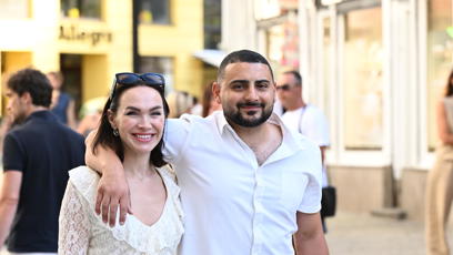 FOTO: Kamila Nývltová se s partnerem procházela po kolonádě.