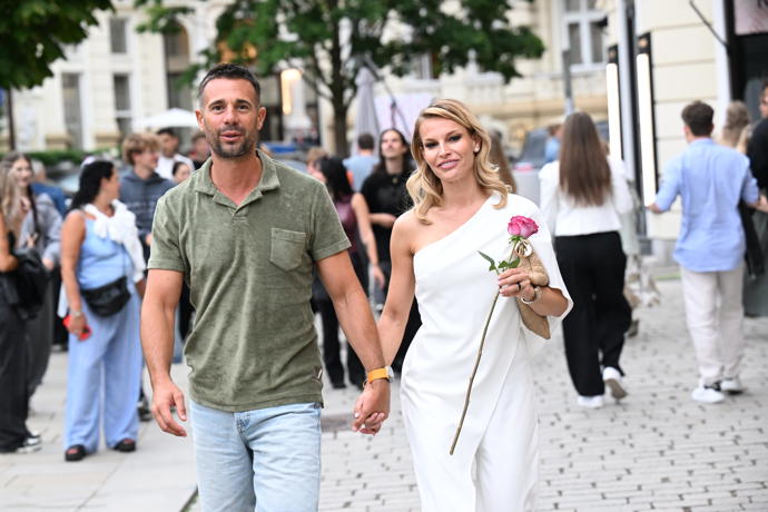 Petra Svoboda s přítelem Martinem na kolonádě.