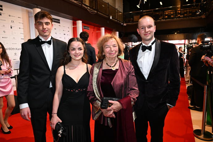 Livia Klausová se svými vnoučaty.