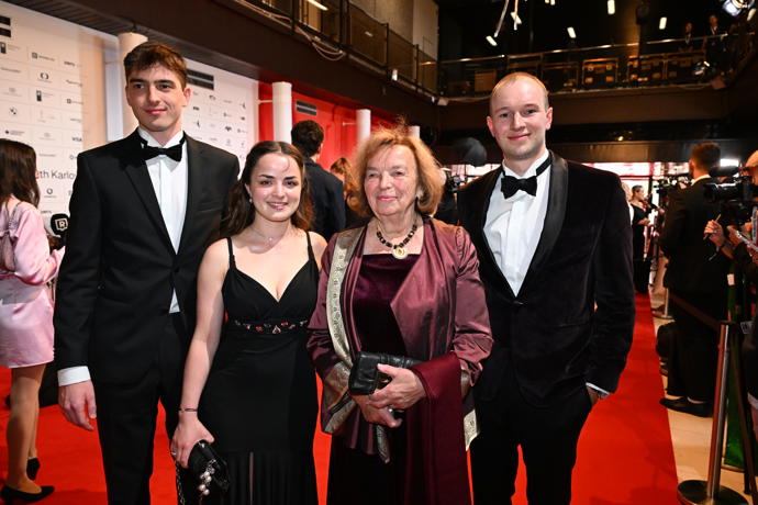 Livia Klausová dorazila s vnoučaty. 