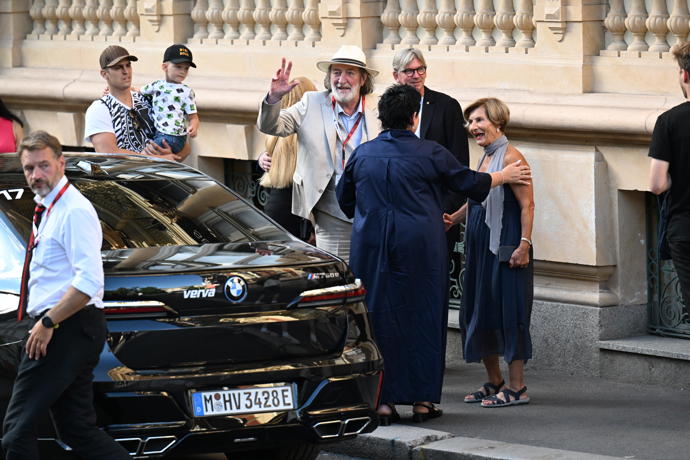 Bolek Polívka je ve Varech celebritou.