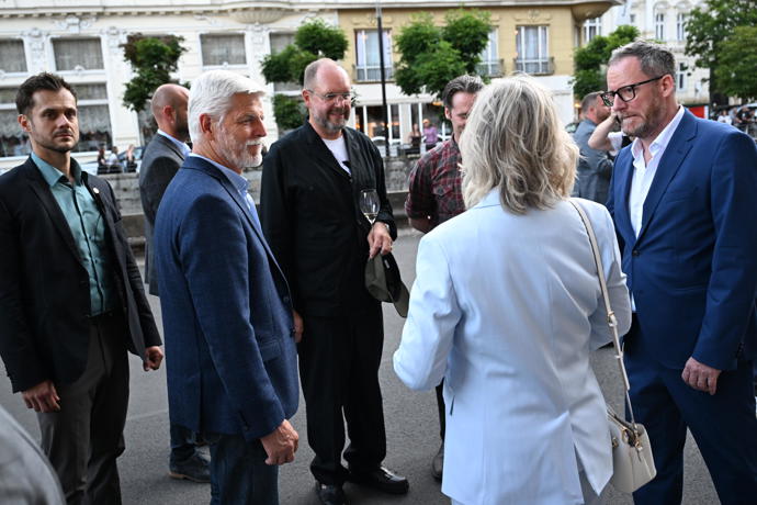 Petr Pavel a Eva Pavlová si pošli centrum Varů.