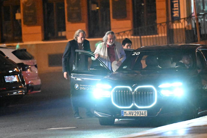 Bolek Polívka odjel s manželkou autem.