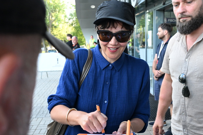 Maggie Gyllenhaal se podepisovala.