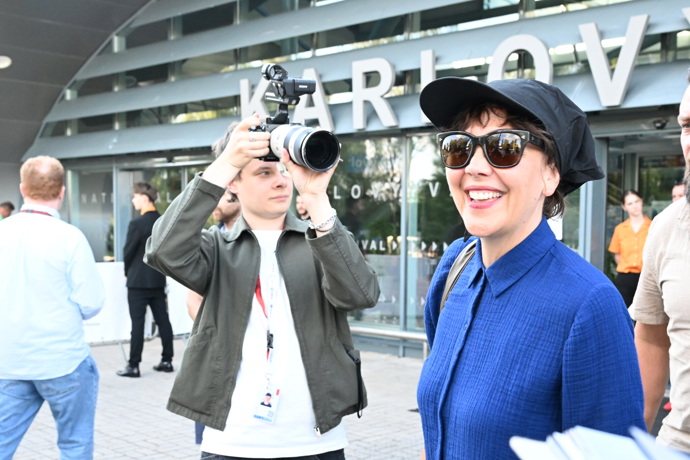 Maggie Gyllenhaal se usmívala od ucha k uchu.