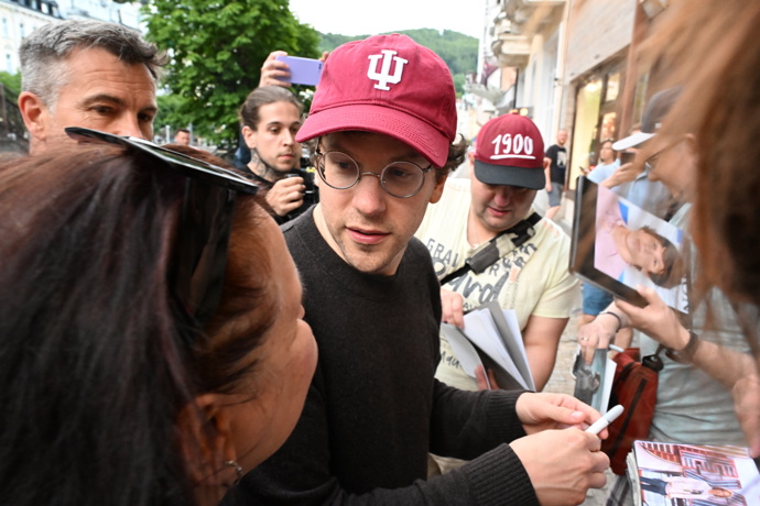 Jesse Eisenberg ve Varech.