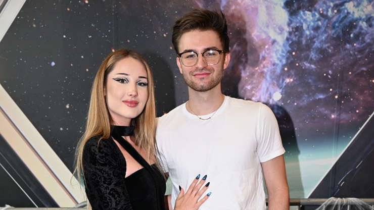 Natálie Grossová vedle přítele Petra jen září. 