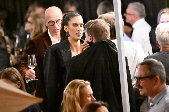 Aneta Vignerová opečovává svého Petra Kolečka. 