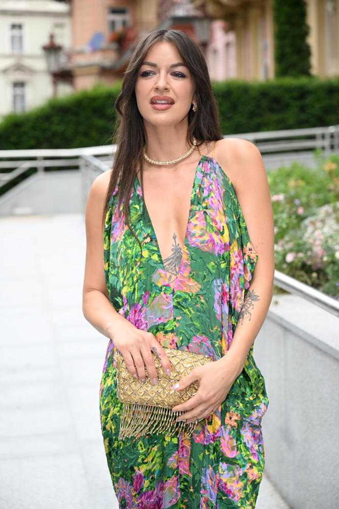 Zpěvačka Jitka Boho dorazila do Varů.