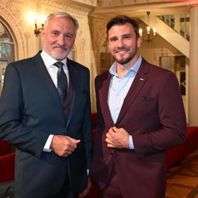 Jan Čenský šel se synem Maytášem přehlídku Martiny Pipkové Loudové a Bandi.