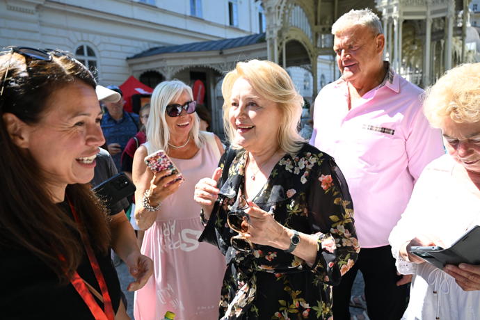 Herečka Magda Vašáryová ve Varech.