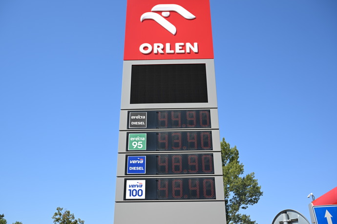 Základní Efecta Diesel za 44,90 Kč, prémiová Verva Diesel dokonce za 48,90 Kč.