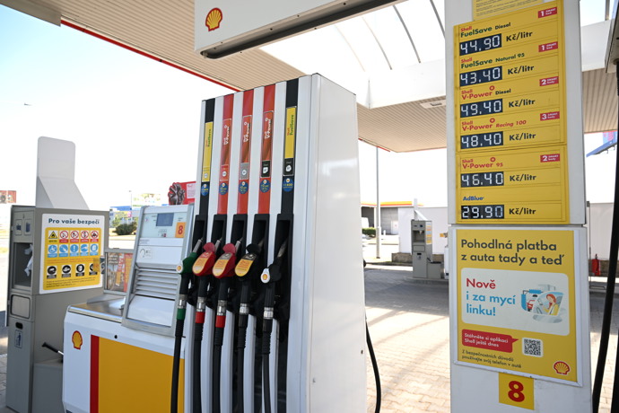 Běžná nafta vyjde u Shellu na 44,90 Kč, prémiový V-Power Diesel šplhá k 49,40 Kč.
