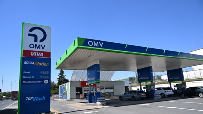 FOTO: Pumpa OMV nabízí naftu za 45,50 Kč a benzin za 43,50 Kč za litr.