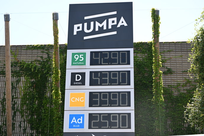 Babišova síť Pumpa: Za litr nafty řidiči zaplatí 43,90 Kč, benzin Natural 95 vyjde na 42,90 Kč.