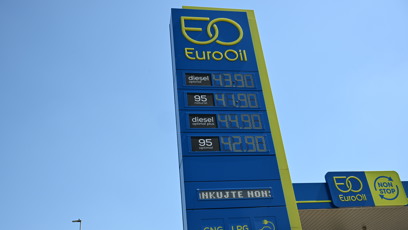FOTO: Státní síť EuroOil nabízí optimalizovaný benzin Natural 95 za 42,90 Kč a naftu za 43,90 Kč.