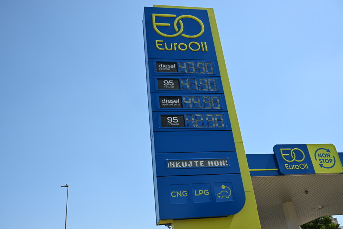 Státní síť EuroOil nabízí optimalizovaný benzin Natural 95 za 42,90 Kč a naftu za 43,90 Kč.