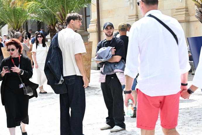 Celebrity na kolonádě ve Varech.