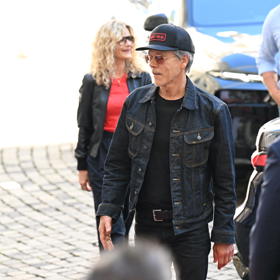 Hvězdný herec Kevin Bacon dorazil do Varů spolu se svou ženou Kyrou Sedgwick a dětmi.