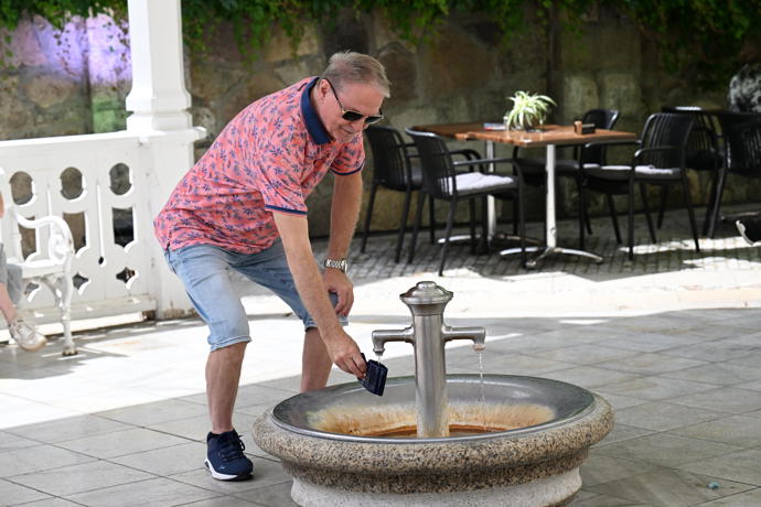 Petr Jančařík ochutnával místní prameny.