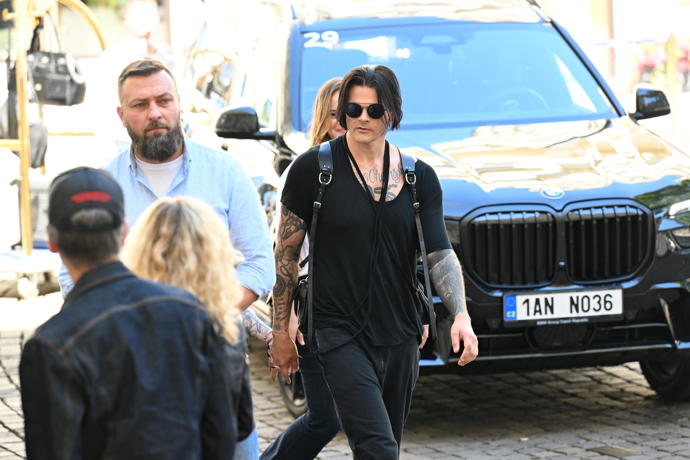 Travis Bacon má osobitý styl.