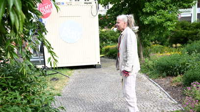 FOTO: Herečka Zuzana Bydžovská ve Varech.