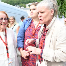 Herečky Zuzana Bydžovská a Iva Janžurová ve Varech.