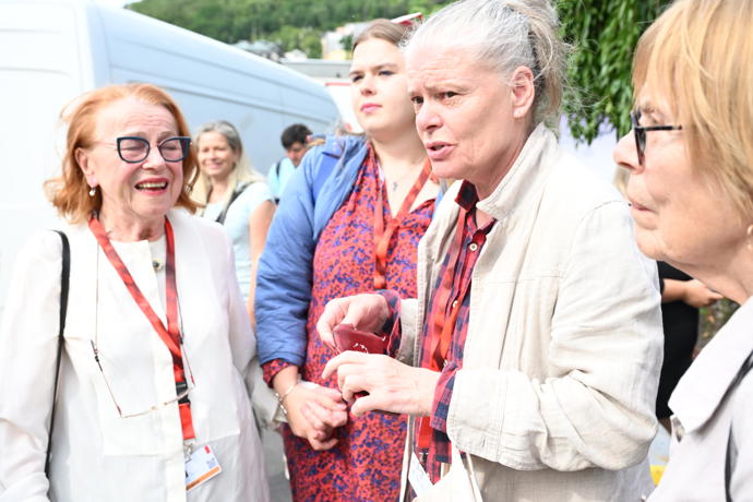Herečky Zuzana Bydžovská a Iva Janžurová ve Varech.