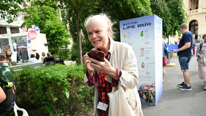 FOTO: Herečka Zuzana Bydžovská ve Varech.
